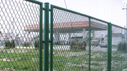 鋼板護欄網(wǎng) 鐵路圍欄網(wǎng) 防眩網(wǎng) 橋梁防護網(wǎng) 結(jié)實耐用 廠價直銷_五金、工具_世界工廠網(wǎng)中國產(chǎn)品信息庫